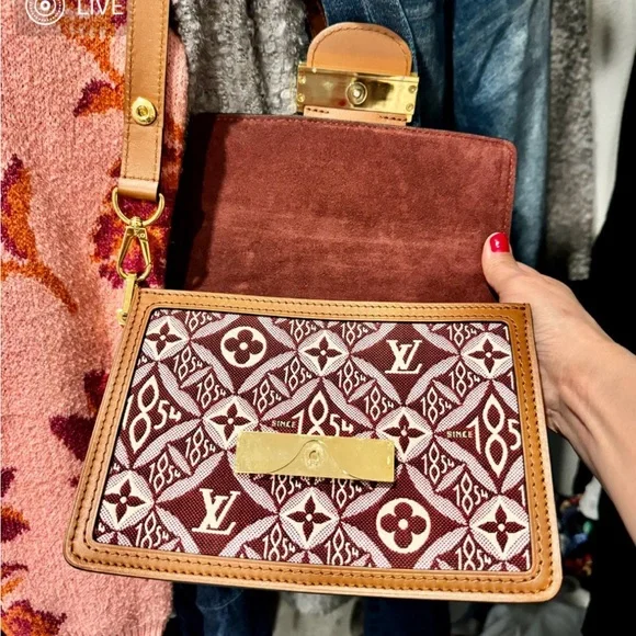 Louis Vuitton Monogram Canvas Crossbody Bag - Never used! - Picture 3 of 4